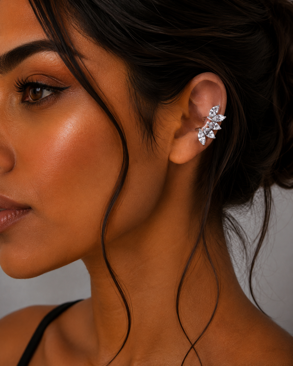 Orecchino Ear cuff Petali Bianchi in acciaio inossidabile 316L