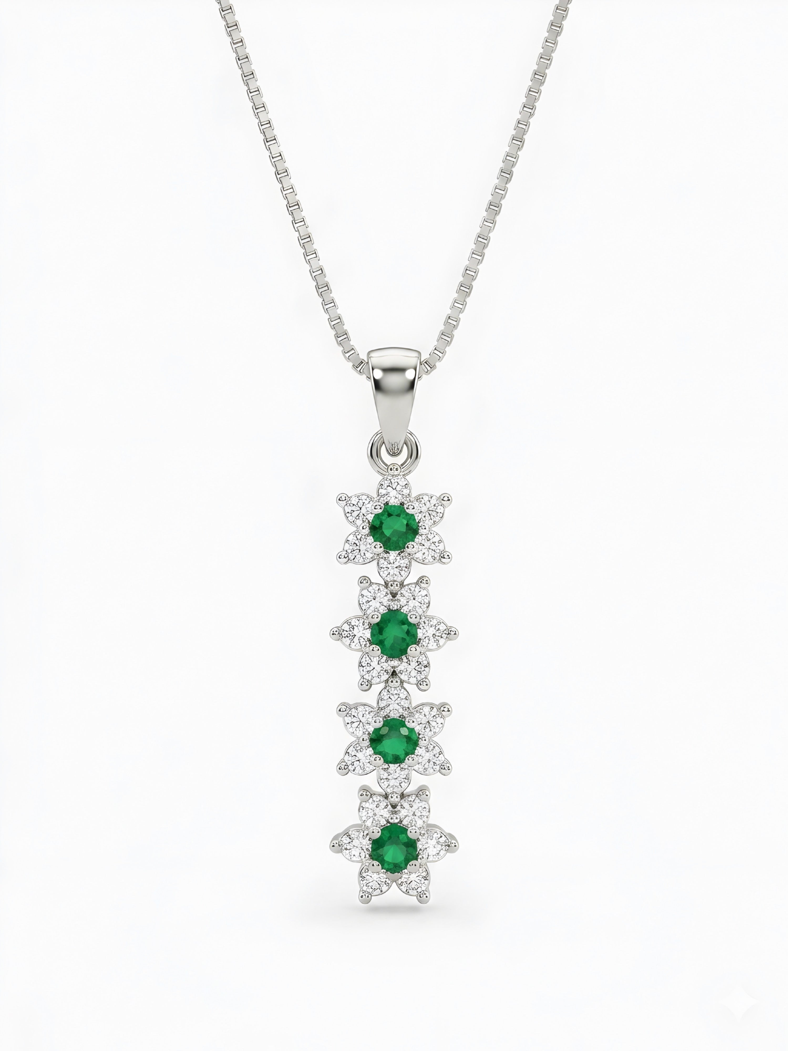 Collana in Argento 925 “Smeralda Royale” con Ciondolo Floreale e Zirconi Bianchi