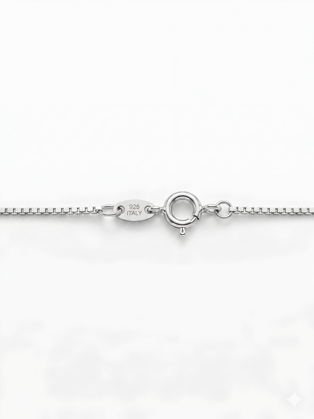 Collana in Argento 925 “Smeralda Royale” con Ciondolo Floreale e Zirconi Bianchi