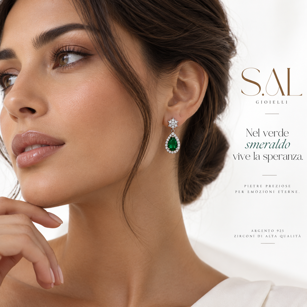 Orecchini Pendente Verde Smeraldo con Zirconi bianchi in Argento 925